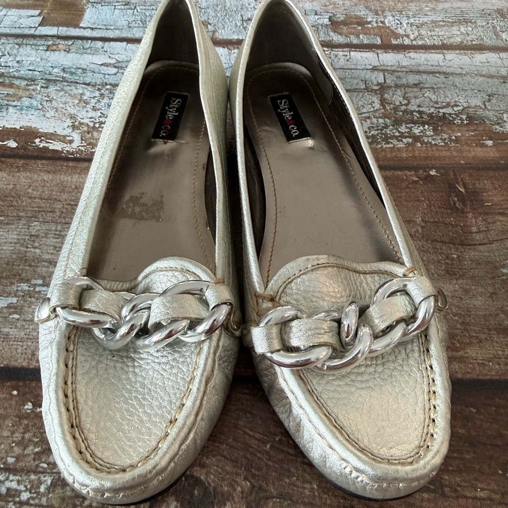 Style & Co. Women's Metallic Silver Loafers with Chain Detail Leather Upper - Picture 3 of 8